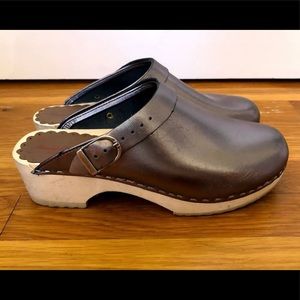 Women’s Hanna Andersson Clogs